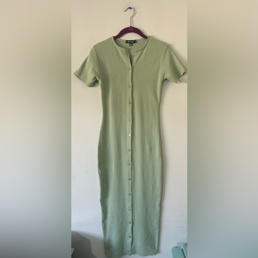 Missguided+ Sage Button-Up Midi Dress